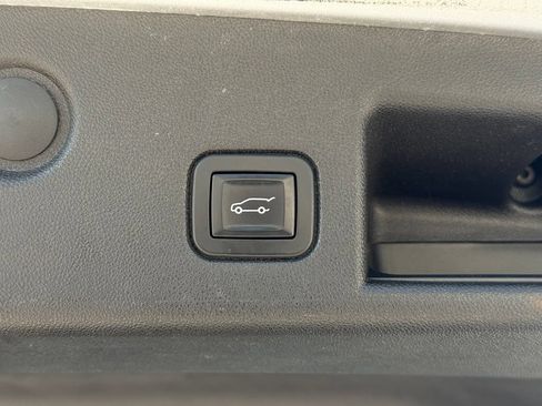 Used 2018 Chevrolet Equinox LT AWD/4WD image 15