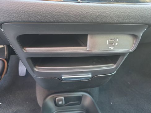 New 2026 Chrysler Pacifica Select image 9