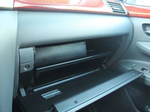 Used 2008 Lexus LX 570 4WD w/ Technology Pkg image 31