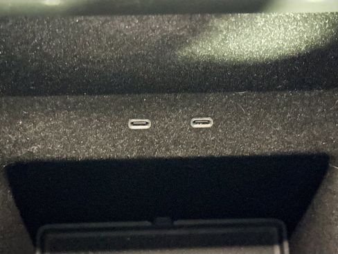 Used 2022 Rivian R1T Adventure image 17