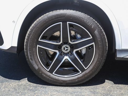 Certified 2025 Mercedes-Benz GLC 350e 4MATIC image 9