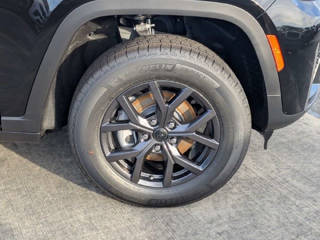 New 2027 Jeep Grand Cherokee Altitude RWD image 12