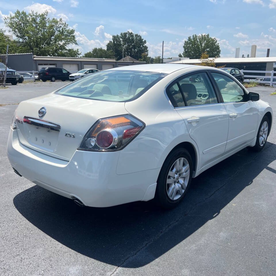 Used 2011 Nissan Altima 2.5 S FWD image 7