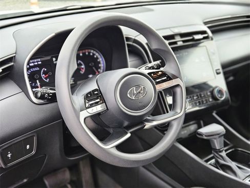 Used 2022 Hyundai Tucson SE image 13