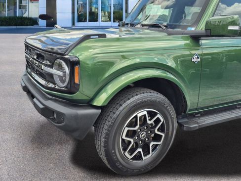 Used 2022 Ford Bronco Outer Banks AWD/4WD image 9
