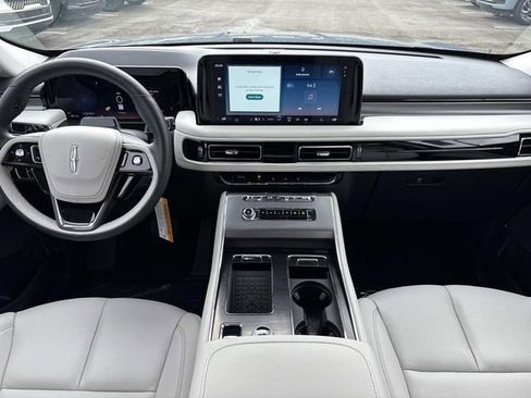 New 2026 Lincoln Aviator AWD image 15