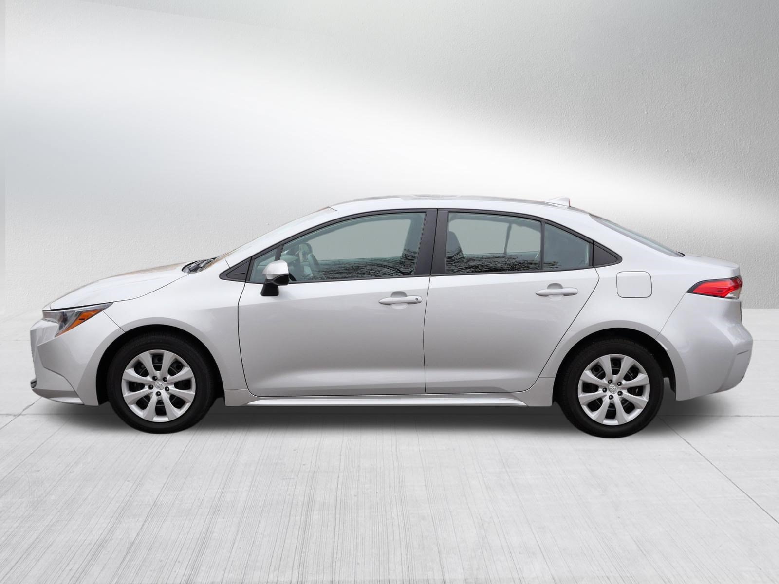 Used 2024 Toyota Corolla LE FWD image 4