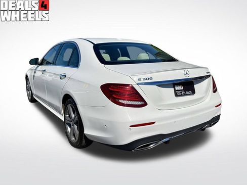 Used 2017 Mercedes-Benz E 300 4MATIC image 11