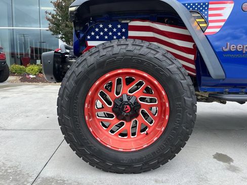 Used 2018 Jeep Wrangler Unlimited Rubicon AWD/4WD image 3