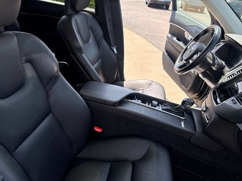 Used 2020 Volvo XC90 T6 Momentum AWD/4WD image 35