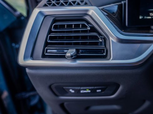 Used 2025 BMW X5 xDrive40i w/ Premium Package image 5