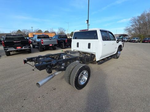 Used 2023 Chevrolet Silverado 3500 LT w/ Convenience Package image 9