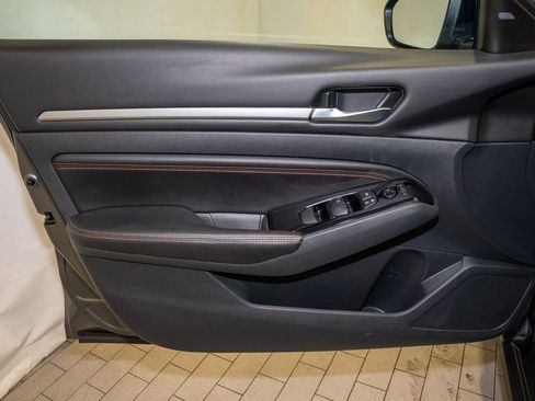 Used 2023 Nissan Altima 2.5 SR image 11