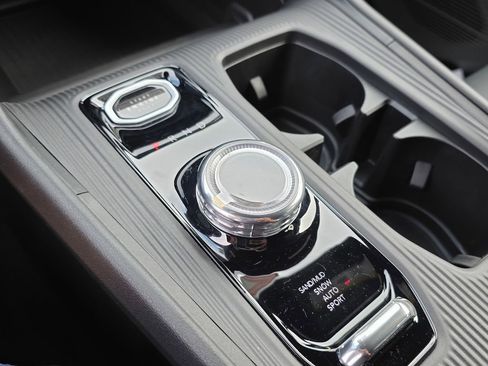 New 2026 Jeep Cherokee Limited image 19