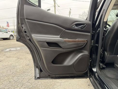 Used 2023 GMC Acadia Denali w/ Black Diamond Edition image 28