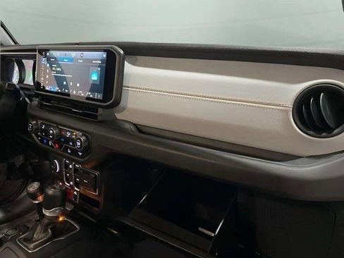 Used 2024 Jeep Wrangler Unlimited image 74