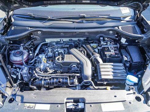 Used 2023 Volkswagen Taos SE image 33