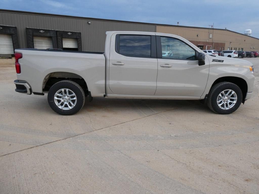 New 2026 Chevrolet Silverado 1500 RST w/ Z71 Off-Road Package AWD/4WD image 3