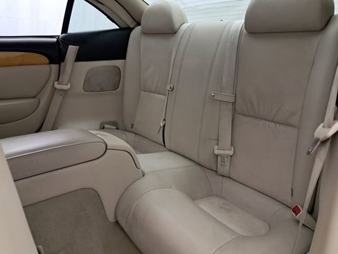 Used 2002 Lexus SC 430 Convertible image 26