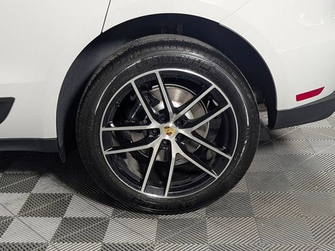 New 2026 Porsche Macan AWD/4WD image 12