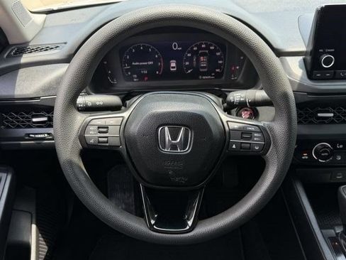 Used 2025 Honda Accord SE image 12