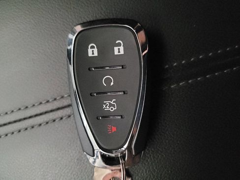 Used 2020 Chevrolet Malibu LT FWD image 32