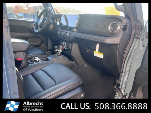 New 2025 Jeep Gladiator Sport image 16