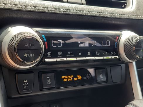 Used 2019 Toyota RAV4 XLE w/ Convenience Package AWD/4WD image 26
