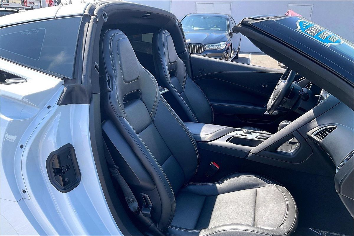 Used 2019 Chevrolet Corvette Stingray Coupe w/ Carbon Flash Badge Package RWD image 13