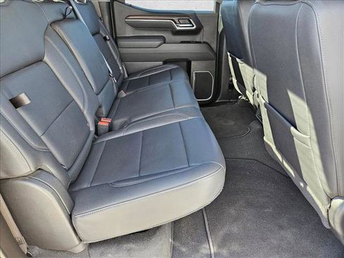 Used 2025 GMC Sierra 1500 SLT image 18
