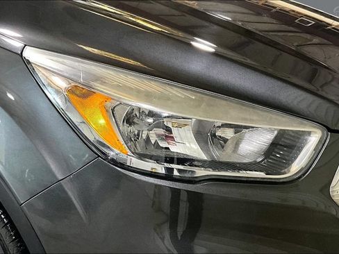 Used 2017 Ford Escape SE w/ SE Cold Weather Package AWD/4WD image 4