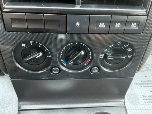 Used 2010 Ford Explorer XLT AWD/4WD image 15