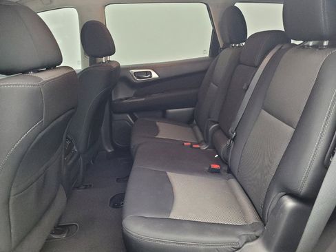 Used 2017 Nissan Pathfinder S AWD/4WD image 18