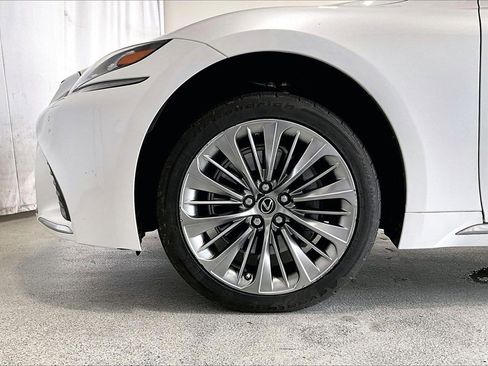 Used 2018 Lexus LS 500 w/ Luxury Package image 6