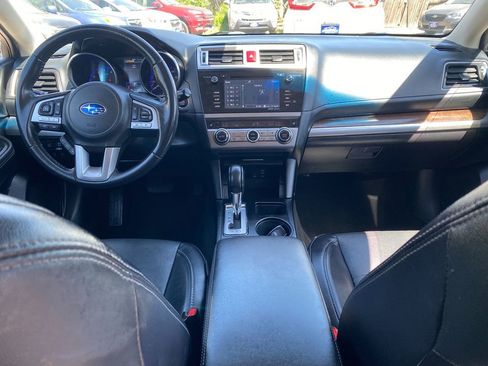 Used 2017 Subaru Outback 2.5i Limited AWD/4WD image 19