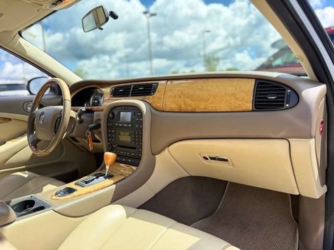 Used 2005 Jaguar S-TYPE 3.0 RWD image 16