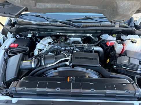 Used 2025 GMC Sierra 2500 SLT w/ SLT Premium Package image 18