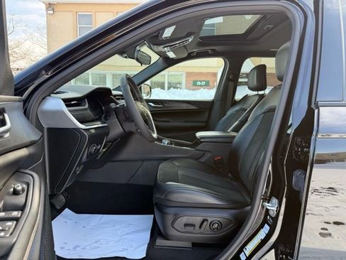 Certified 2024 Jeep Grand Cherokee L Altitude image 28