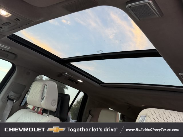 Used 2021 Cadillac Escalade Premium Luxury Platinum AWD/4WD image 34