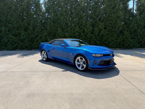 Used 2018 Chevrolet Camaro LT RWD image 7