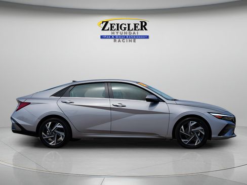 Certified 2026 Hyundai Elantra Limited FWD image 8