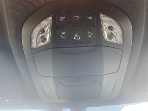 Used 2019 Chrysler Pacifica Touring-L Plus image 23