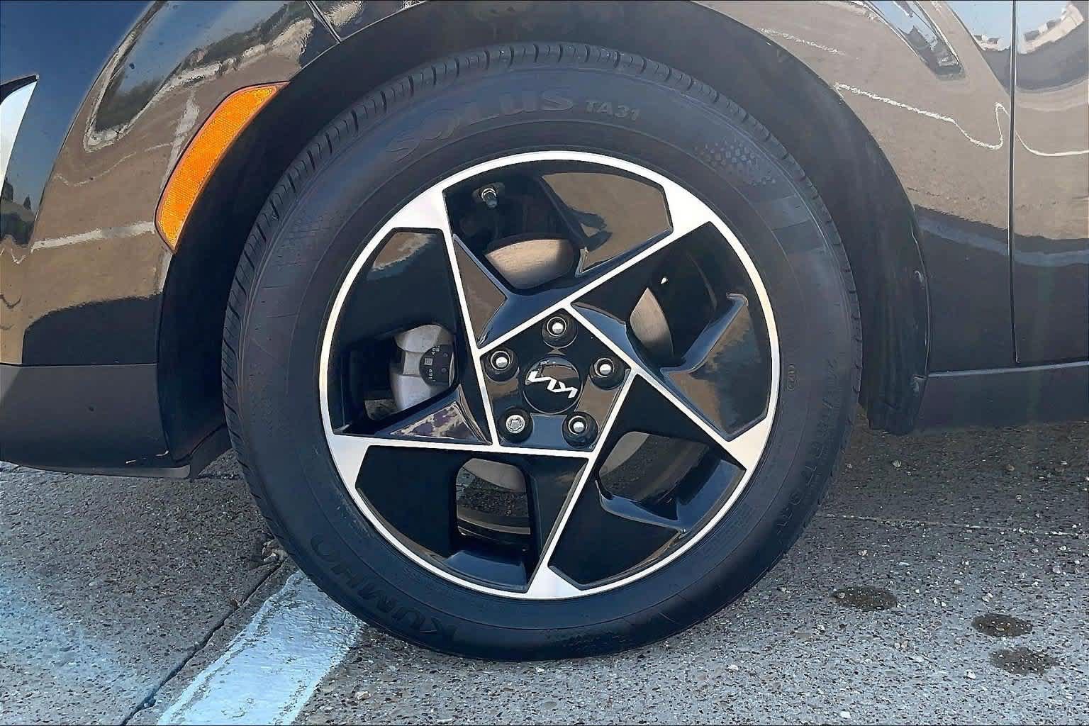 Certified 2024 Kia Soul EX FWD image 8