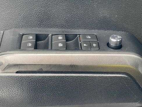 Used 2017 Toyota Tacoma TRD Sport image 34