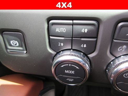 Certified 2025 GMC Sierra 2500 Denali Ultimate AWD/4WD image 37