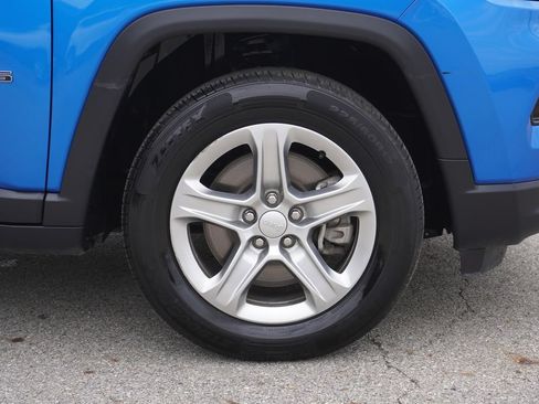 Used 2024 Jeep Compass Latitude AWD/4WD image 13