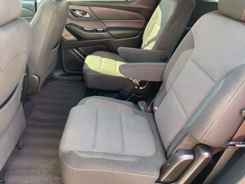 Used 2020 Chevrolet Traverse LT FWD image 27