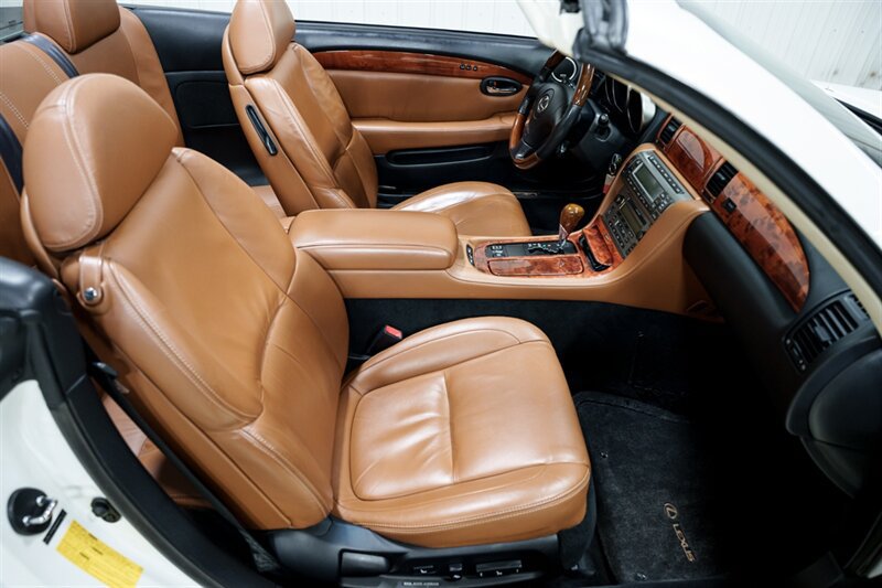 Used 2005 Lexus SC 430 Convertible RWD image 26