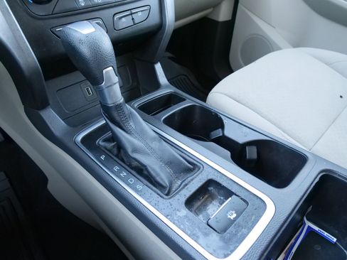 Used 2017 Ford Escape SE image 26