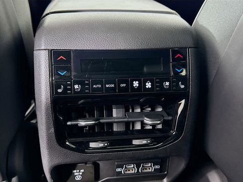 Used 2023 Jeep Grand Cherokee L Summit image 31